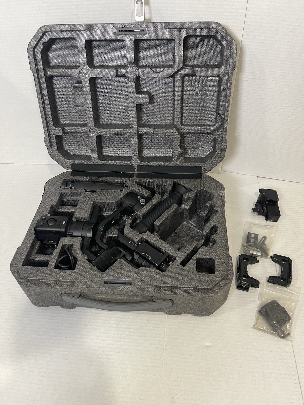 DJI Ronin-S Essentials Kit - Camera Stabilizer 3-Axis Gimbal Handheld