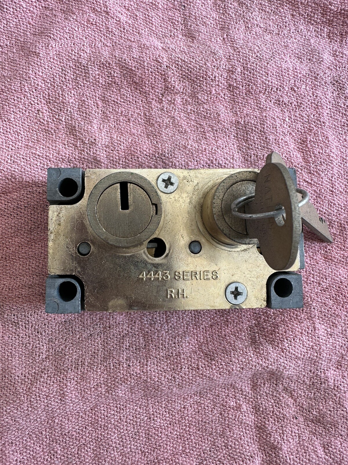 safe deposit lock