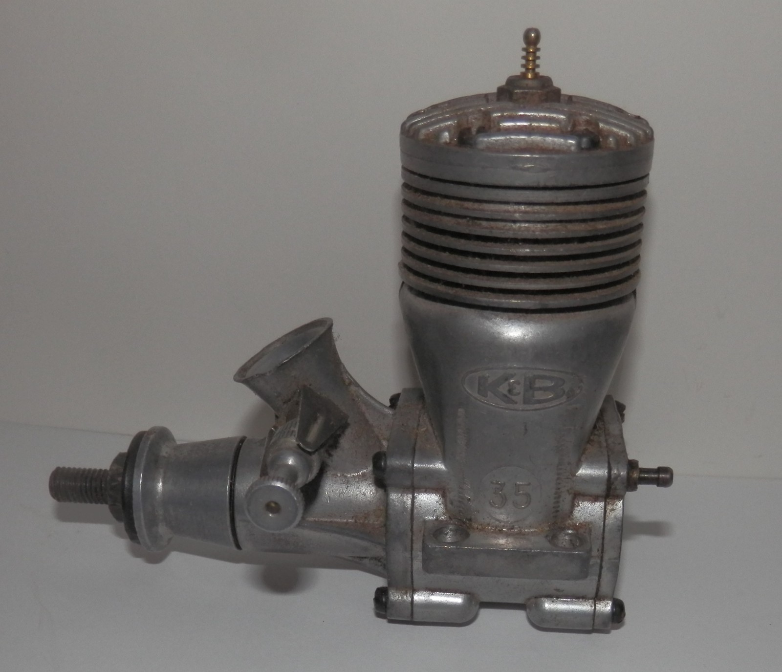 K&B 35 R/C Plane Engine - GOOD COMPRESSION