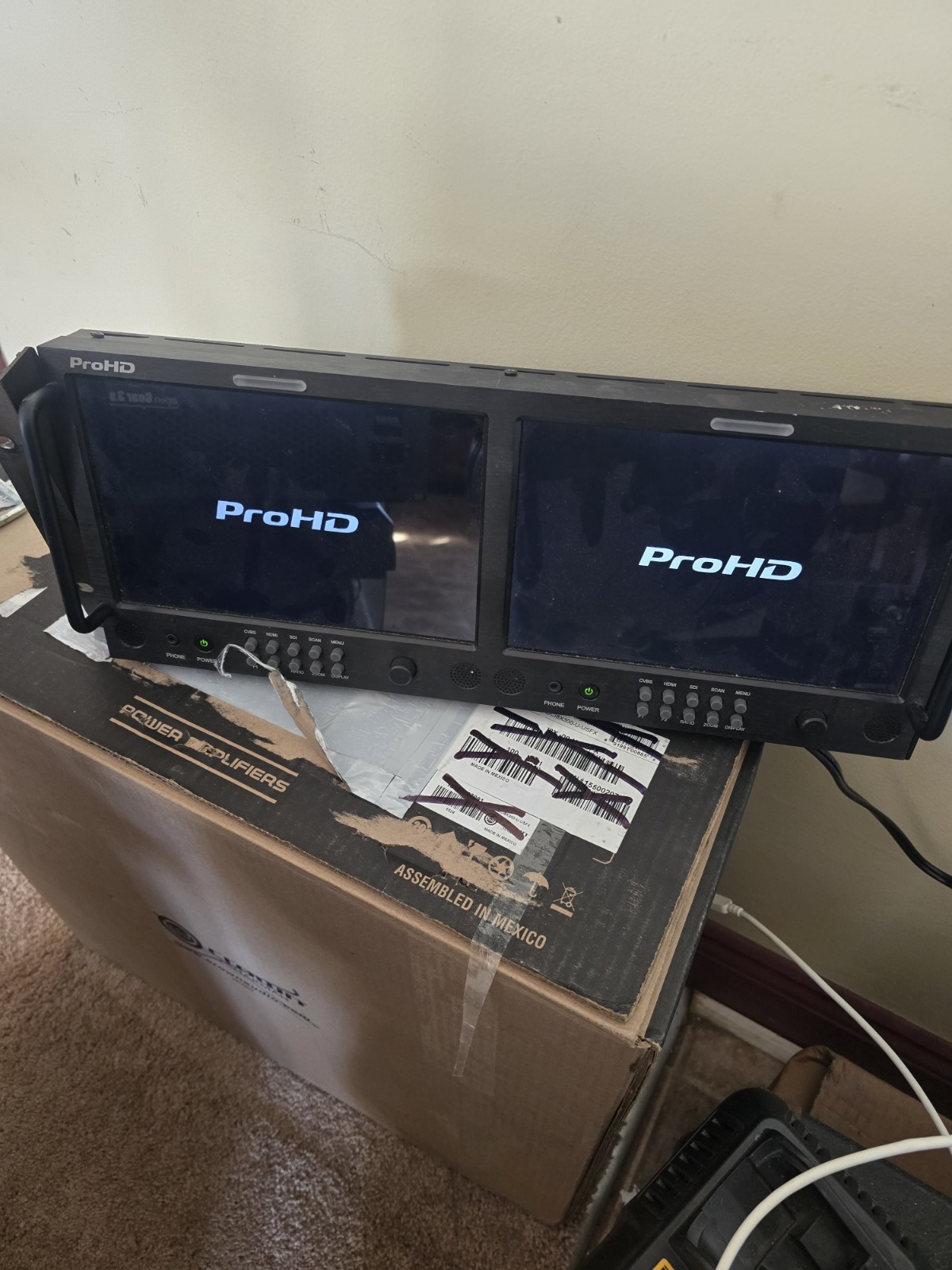 JVC DT-X91H ProHD 8.9" AC/DC Portable LCD Pair Monitors DT-X91Hx2