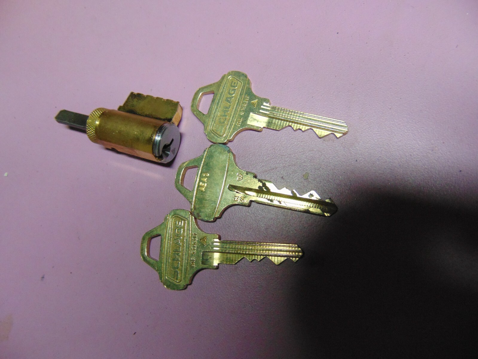 1   EVEREST SCHLAGE C134  KNOB,DEADLOCK LOCK WITH 3 KEYS        LOCKSMITH