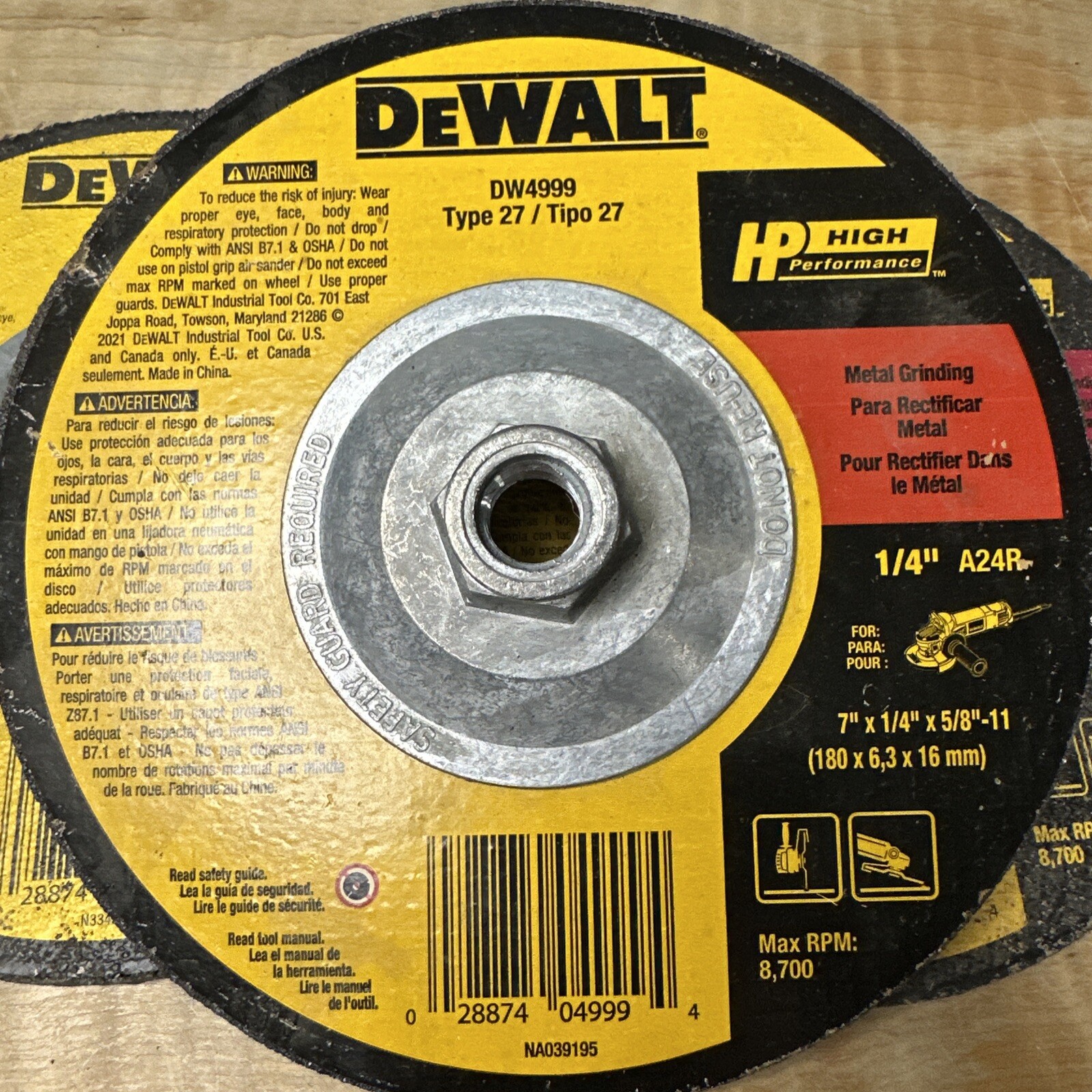 DEWALT DW4999 - 7” x 1/4” x 5/8-11” Type 27 Metal Grinding Wheel A24R NEW!!