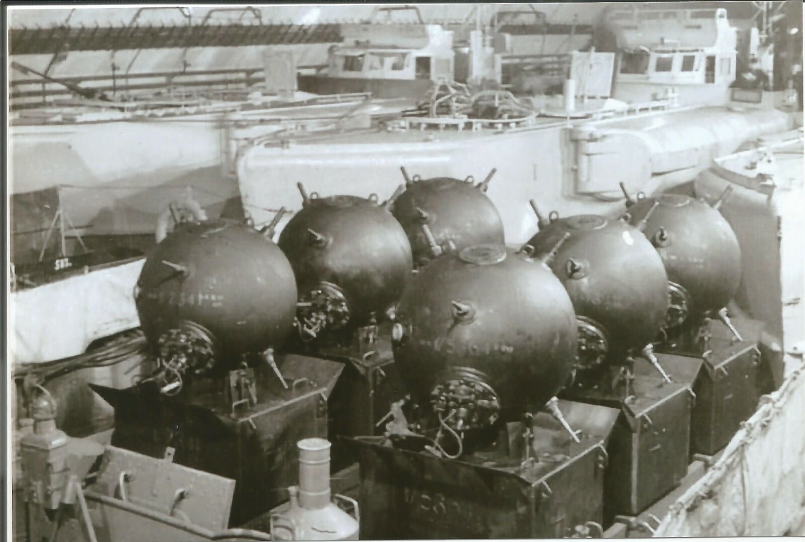 WW II German Photo ** Torpedo's Boat , E - Boat -   SEA MINES  **