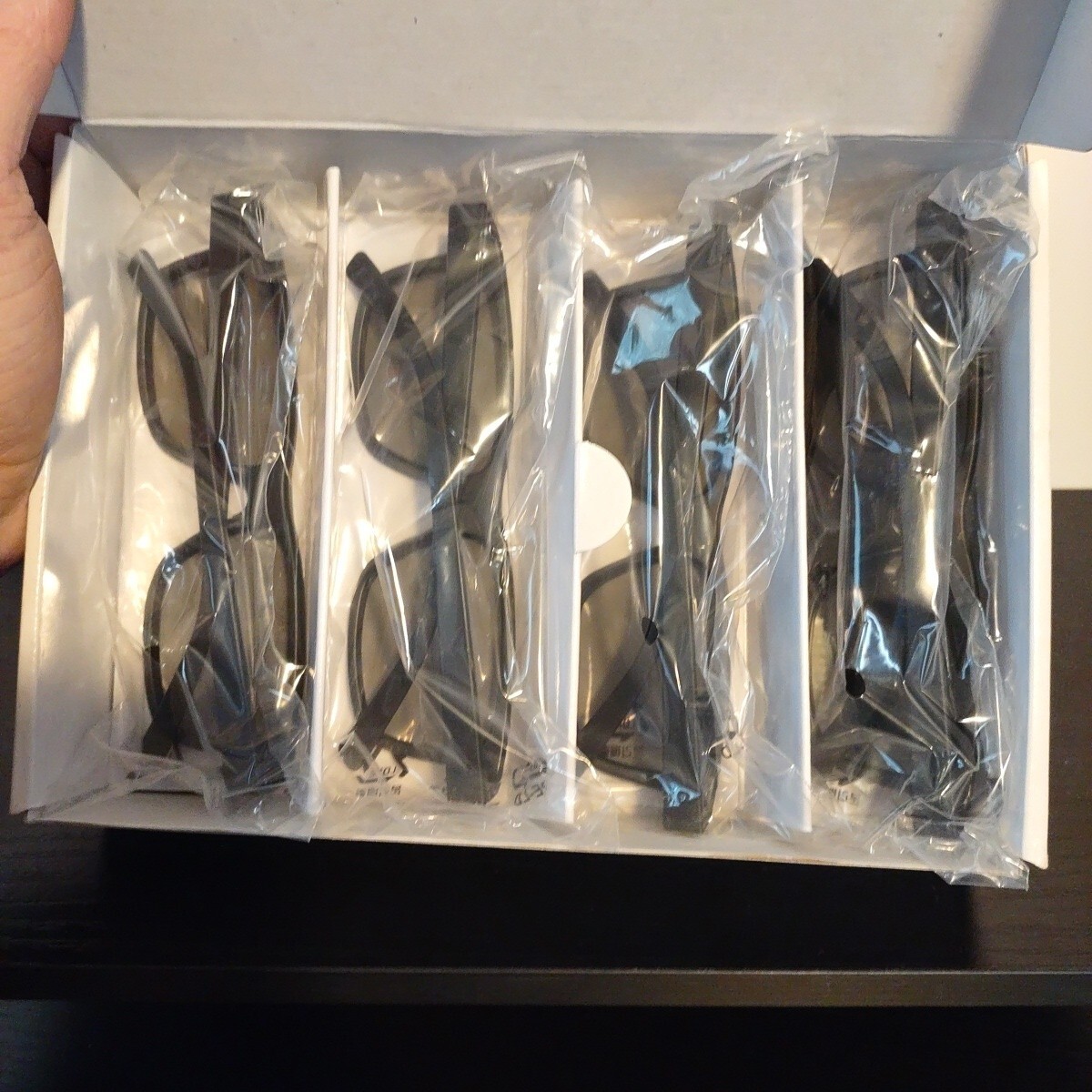 VIZIO Theater 3D Glasses Set of 4 Pairs NEW OPEN BOX Cleaning Cloth OEM Original