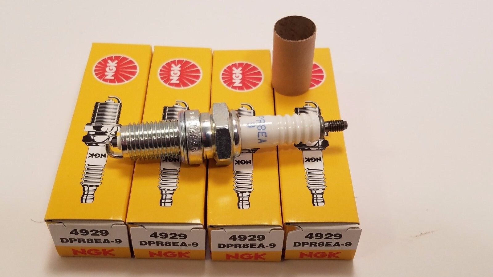 4 Plugs of NGK Standard Series Spark Plugs DPR8EA-9/4929