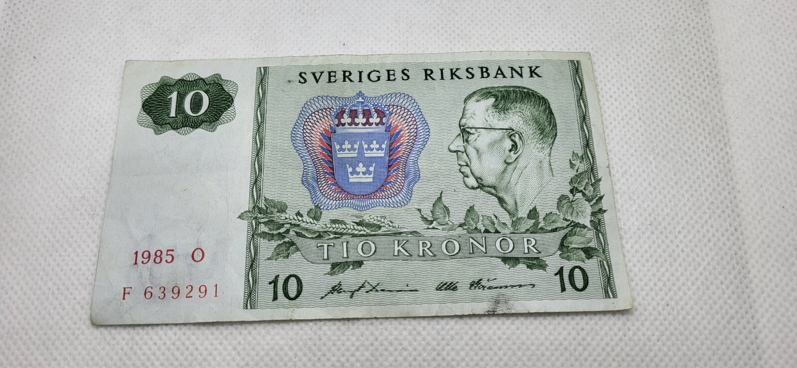 10 - TIO KRONOR - BANKNOTE - 1985 -  SWEDEN - SVERIGES RIKSBANK - VG CONDITION