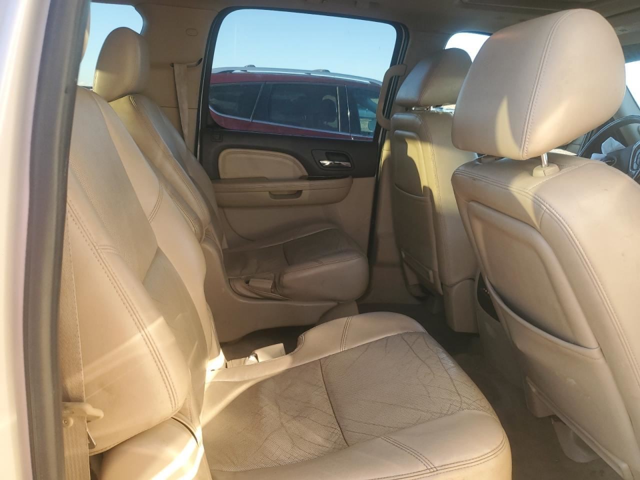 Passenger Right Front Spindle/Knuckle Fits 07-14 ESCALADE 2521984