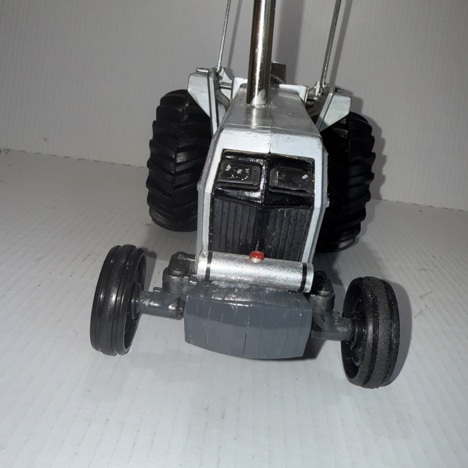 WHITE 185 FIELD BOSS PULLING PULLER TOY TRACTOR 1/16 Scale
