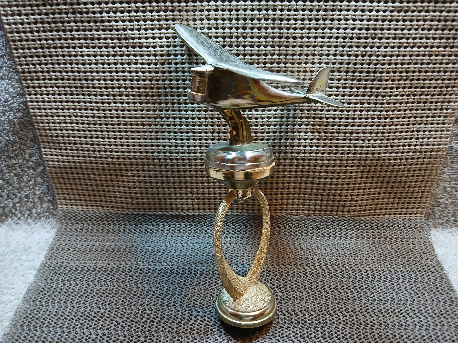VINTAGE METAL GOLD TONED*MODEL AIRPLANE ENGINE*TROPHY AIRCRAFT TOPPER*SP*ID*SAI