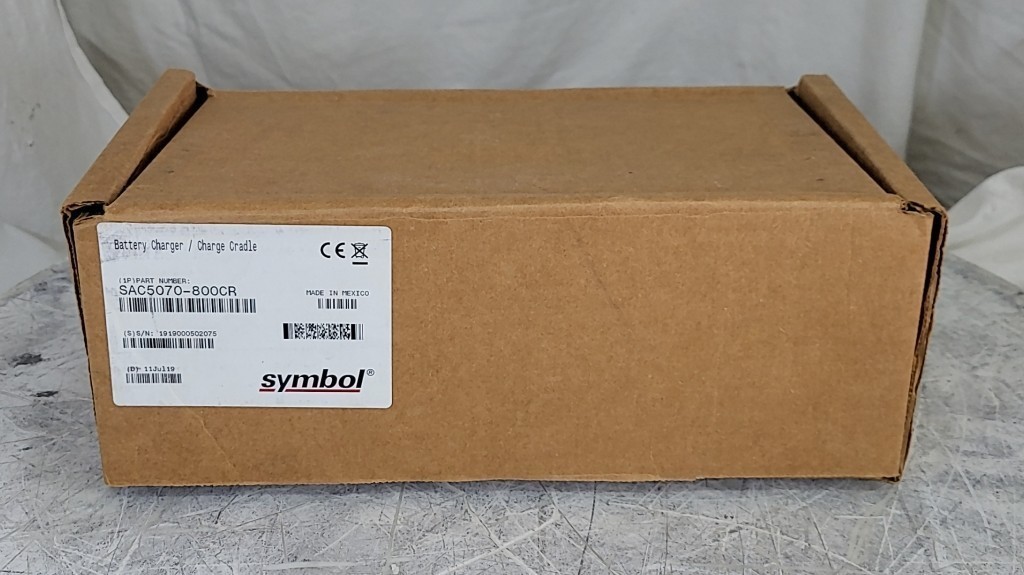 NEW OPEN BOX Symbol SAC5070 SAC5070-800CR 8-Slot Battery Charger SEE NOTES