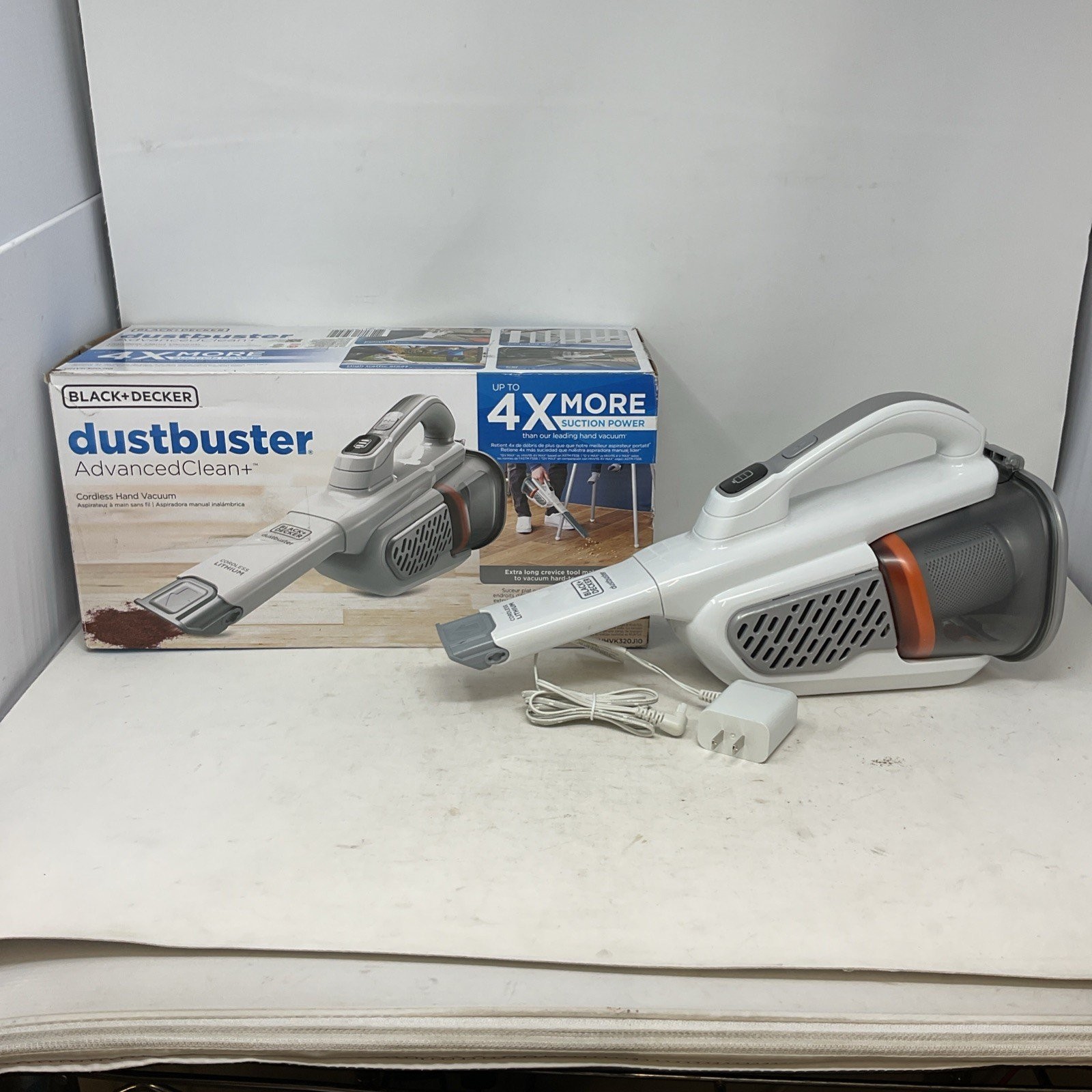 Black+Decker White Handheld Vacuum Cleaner HHVK320J10