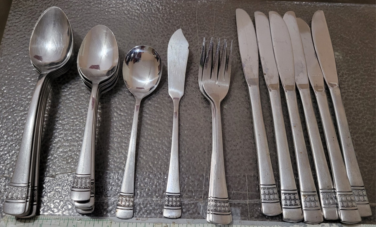 Utica Stainless Steel Korea Richfield Pattern, 29 Pcs