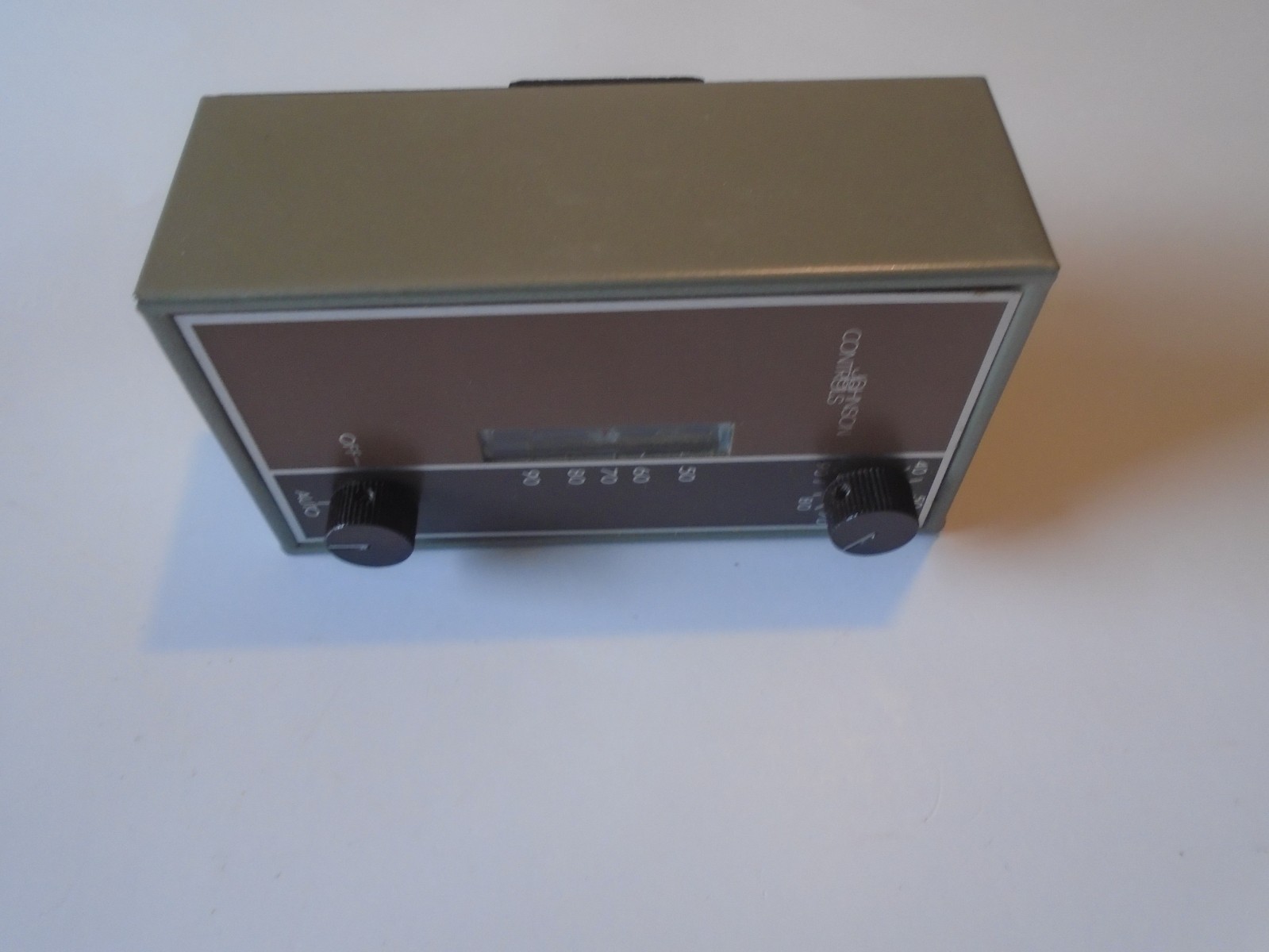 Johnson Controls T22AAA-1C Heating Thermostat 40- 90F Range 240 VAC never used