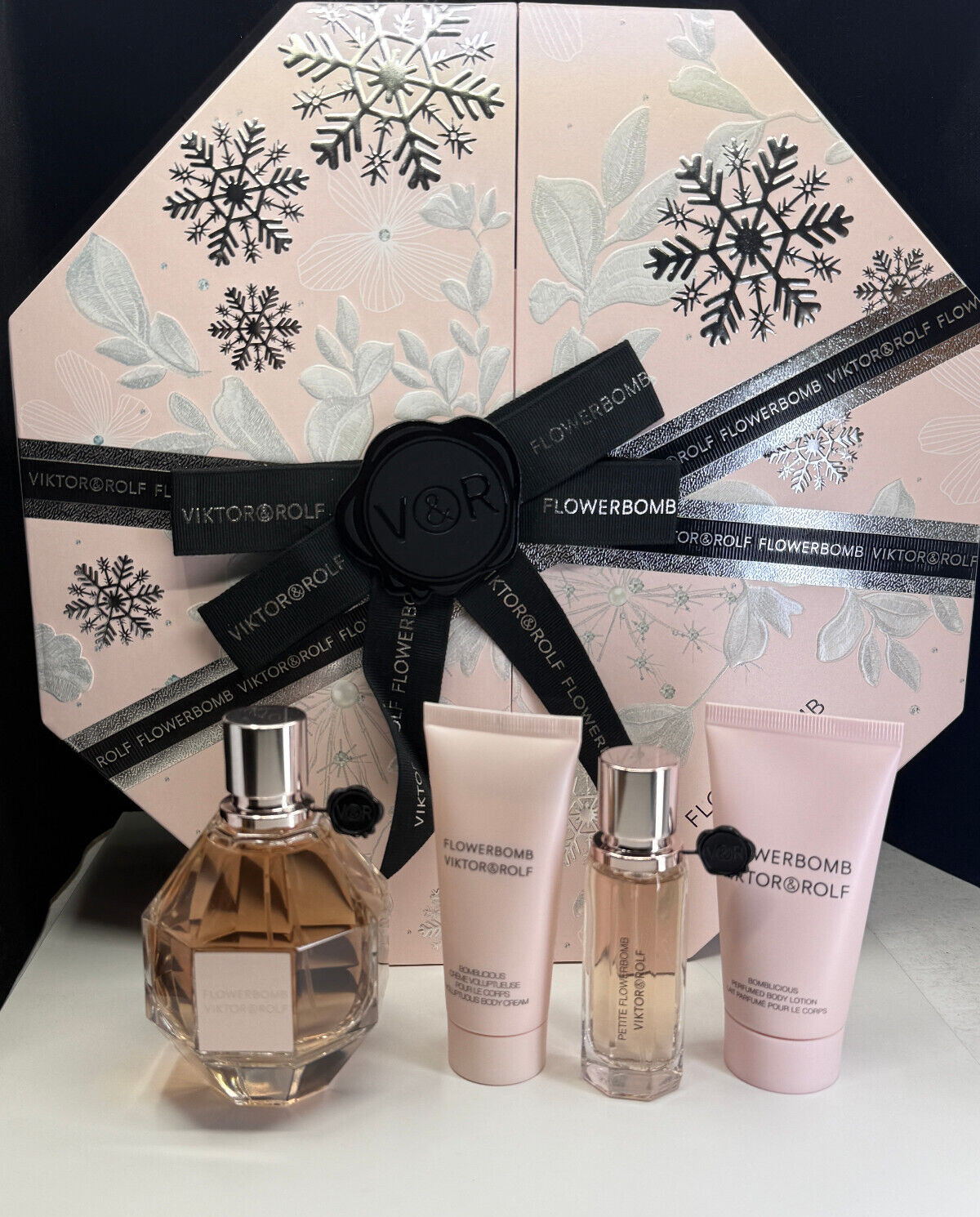 Flowerbomb Viktor Rolf Eau De Parfum And Body Lotion 4 Piece Set NIB SPRING SALE