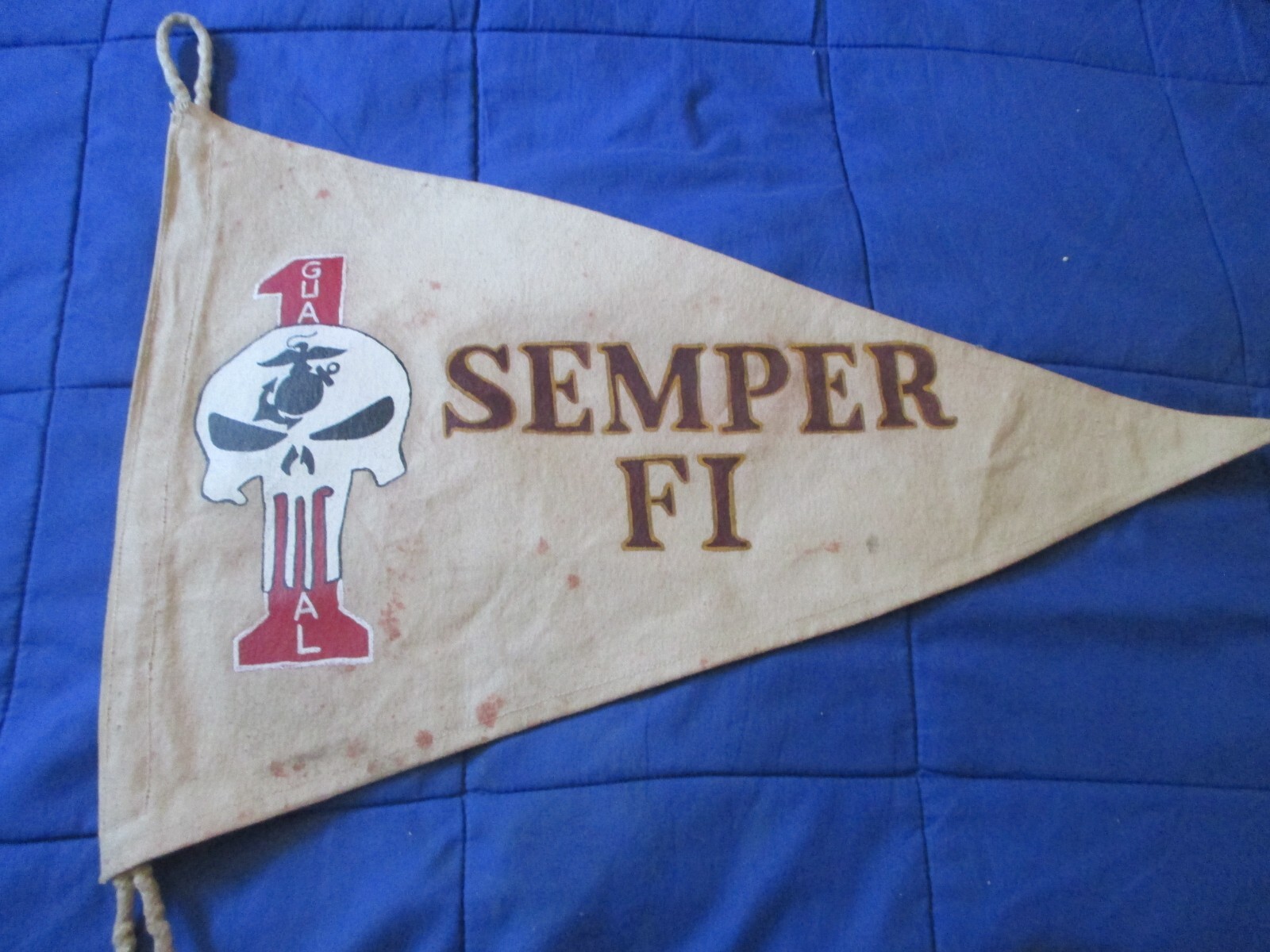 USMC 1 ST MARINE DIVISION "PUNSIHER SKULL  SEMPER FI BARRACK  PENNET FLAG