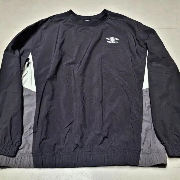 Umbro Woven Windbreaker T-Shirt Size 105