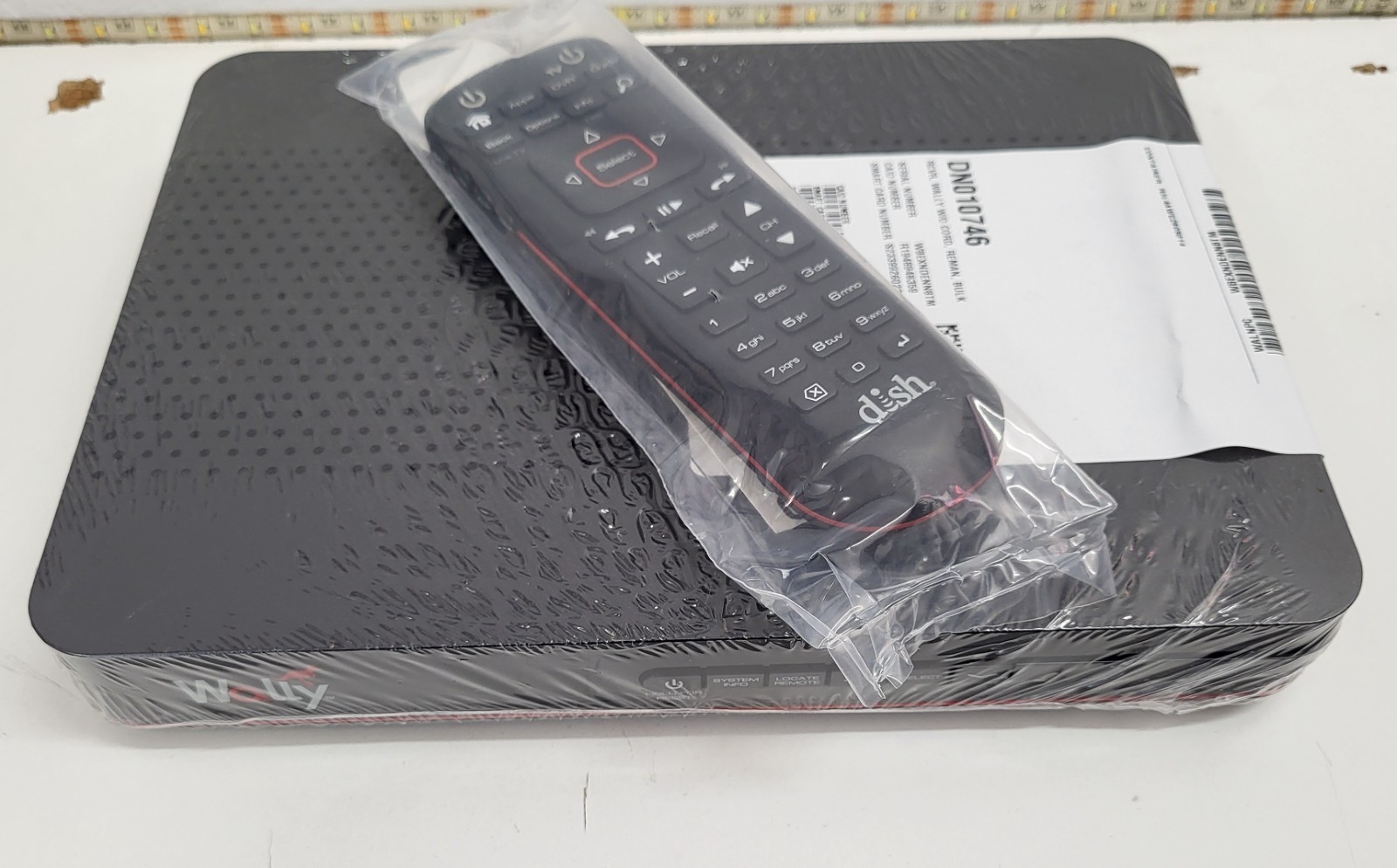 DISH Network Wally HD Satellite Receiver / with remote control