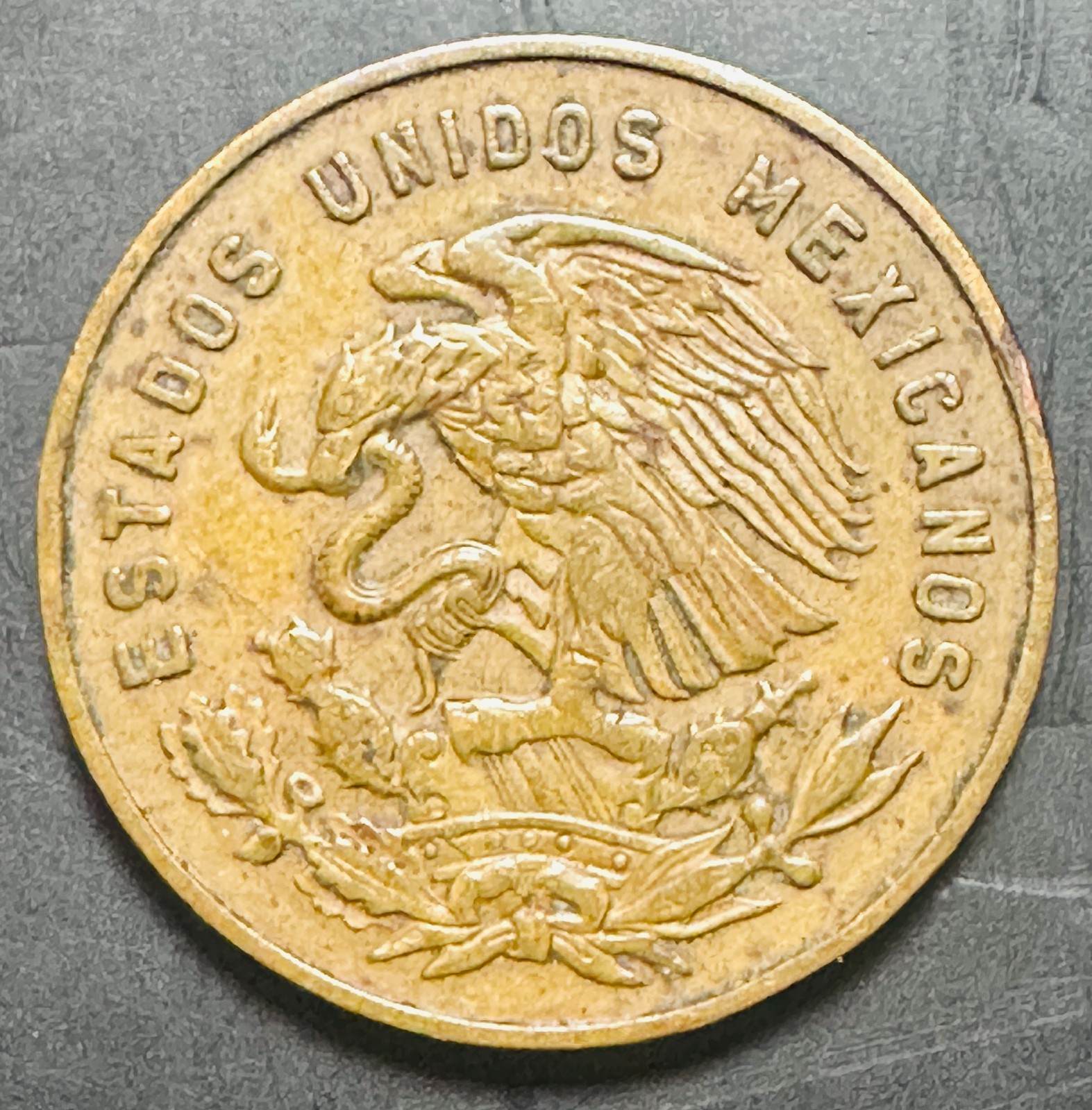 1965 Mexico Five Centavos • 85% Copper • CIRCULATED