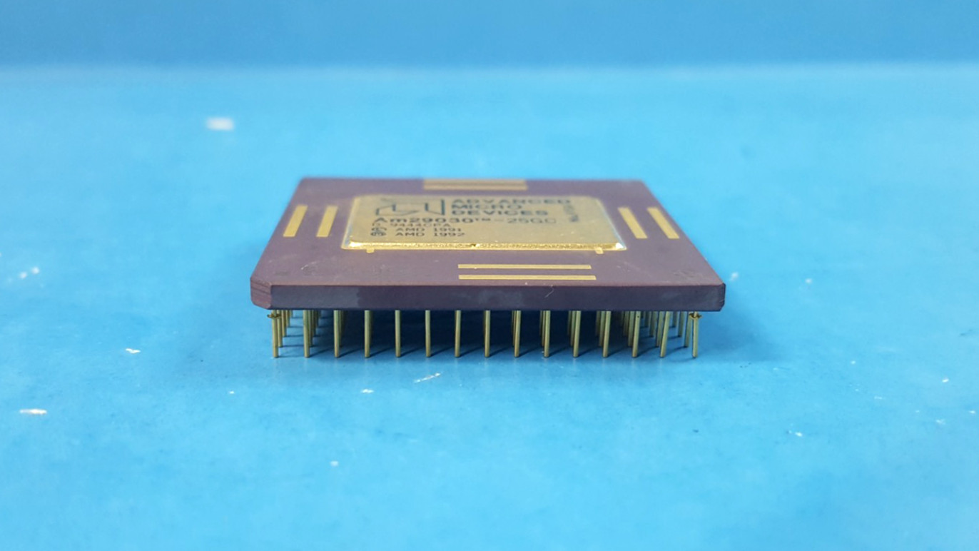 ONE PC- Vintage Microprocessor, AM29030-25GC, AMD, 32BIT, 25MHZ, CPGA145