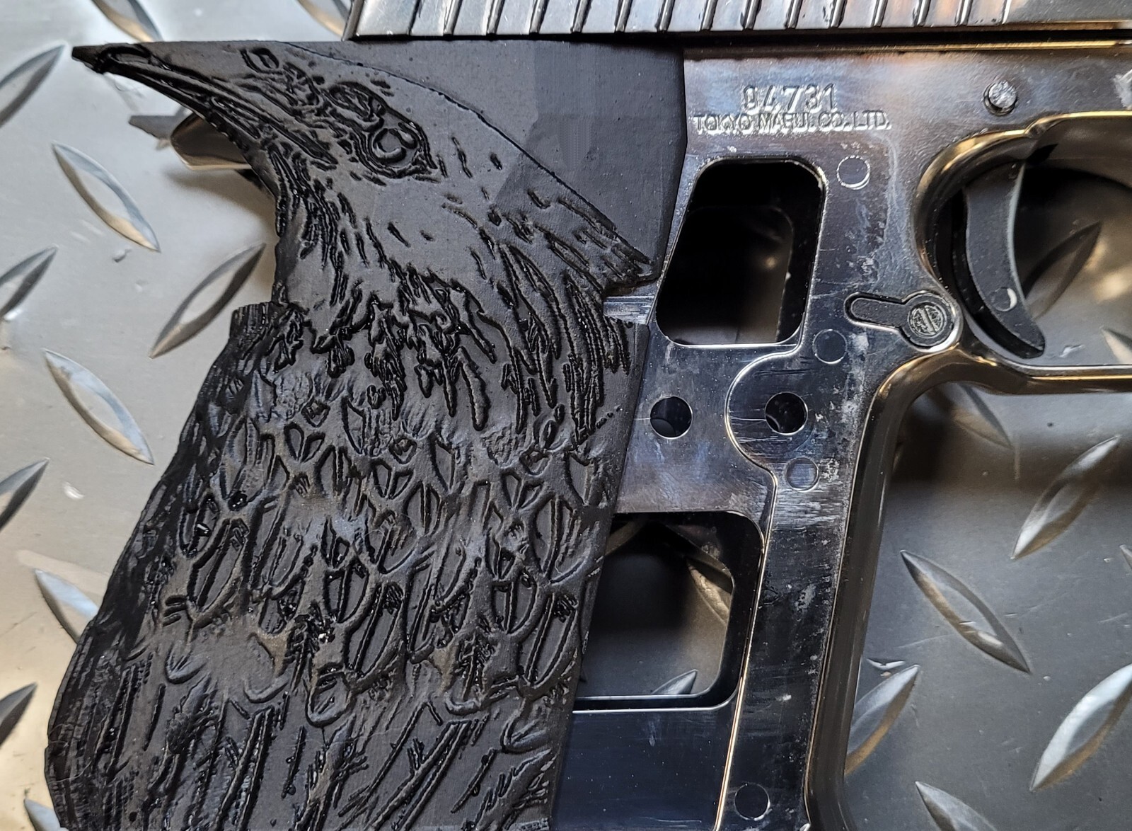 Desert Eagle grips - Tokyo Marui custom eagle feather style grips