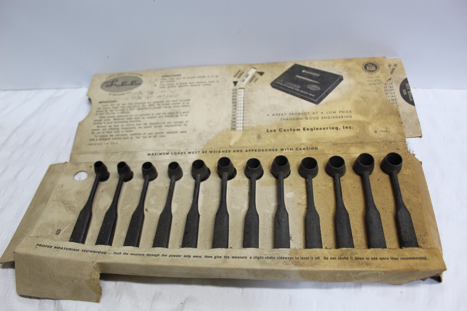Vintage Lee Powder Measure Kit w/ 12 Measuring Spoons & Slide Chart Reloading
