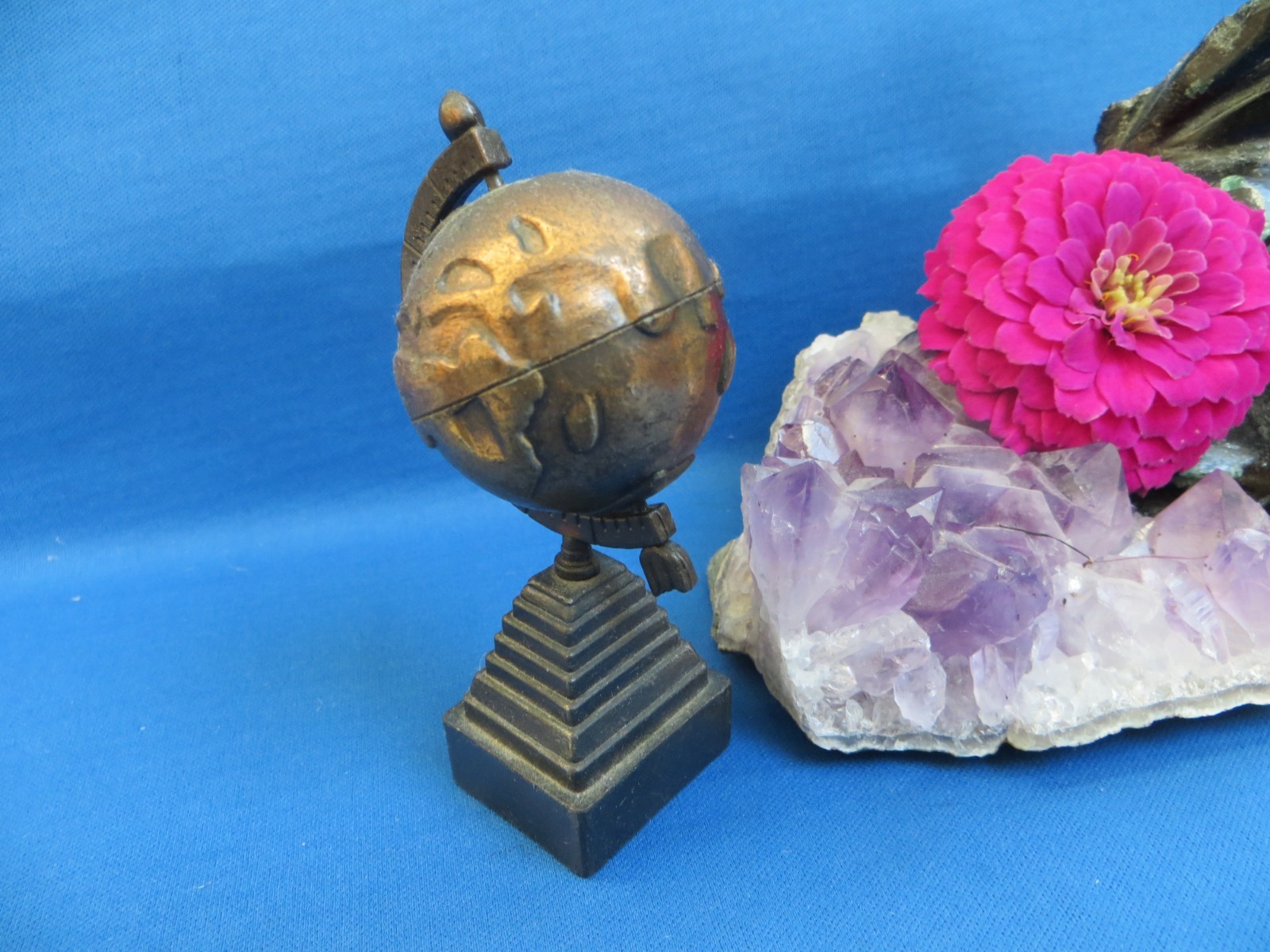 BRONZE COLORED METAL PENCIL SHARPENER GLOBE FOR LIBRARY, CLASSROOM OR COLLECTOR