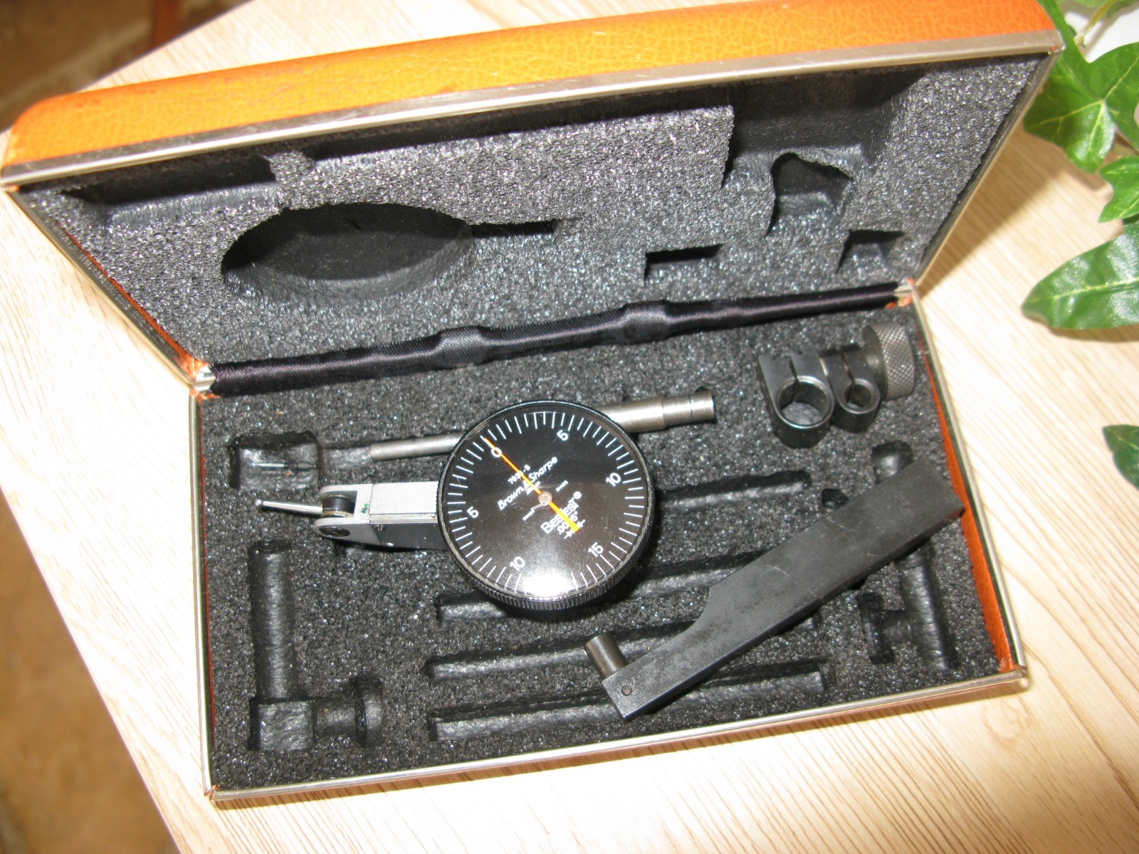 machinest tools brown & sharps .0005" test indicator