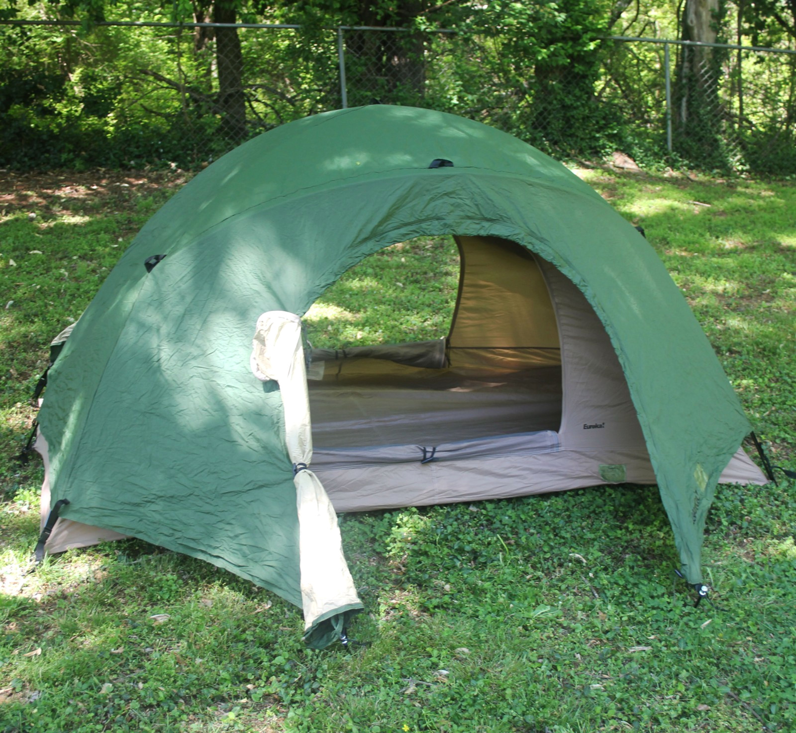 2000s Eureka tent USMC combat tent COMPLETE PERFECT Military shelter USA