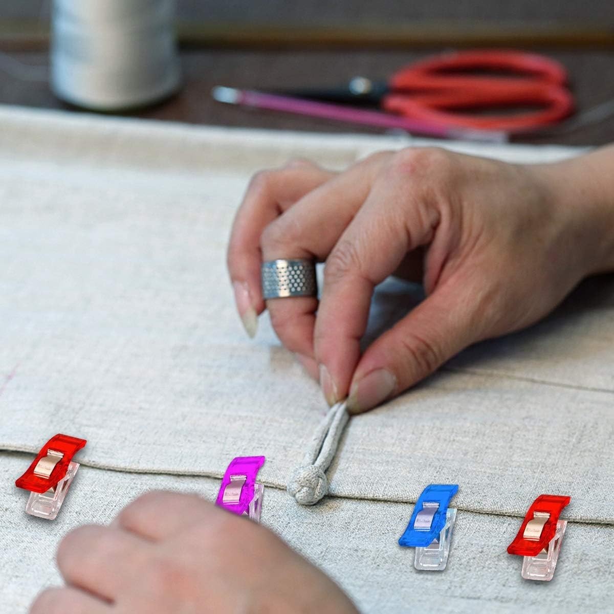 Versatile 30-Pc Sewing Clips with Storage Case - Perfect for Quilting Projects