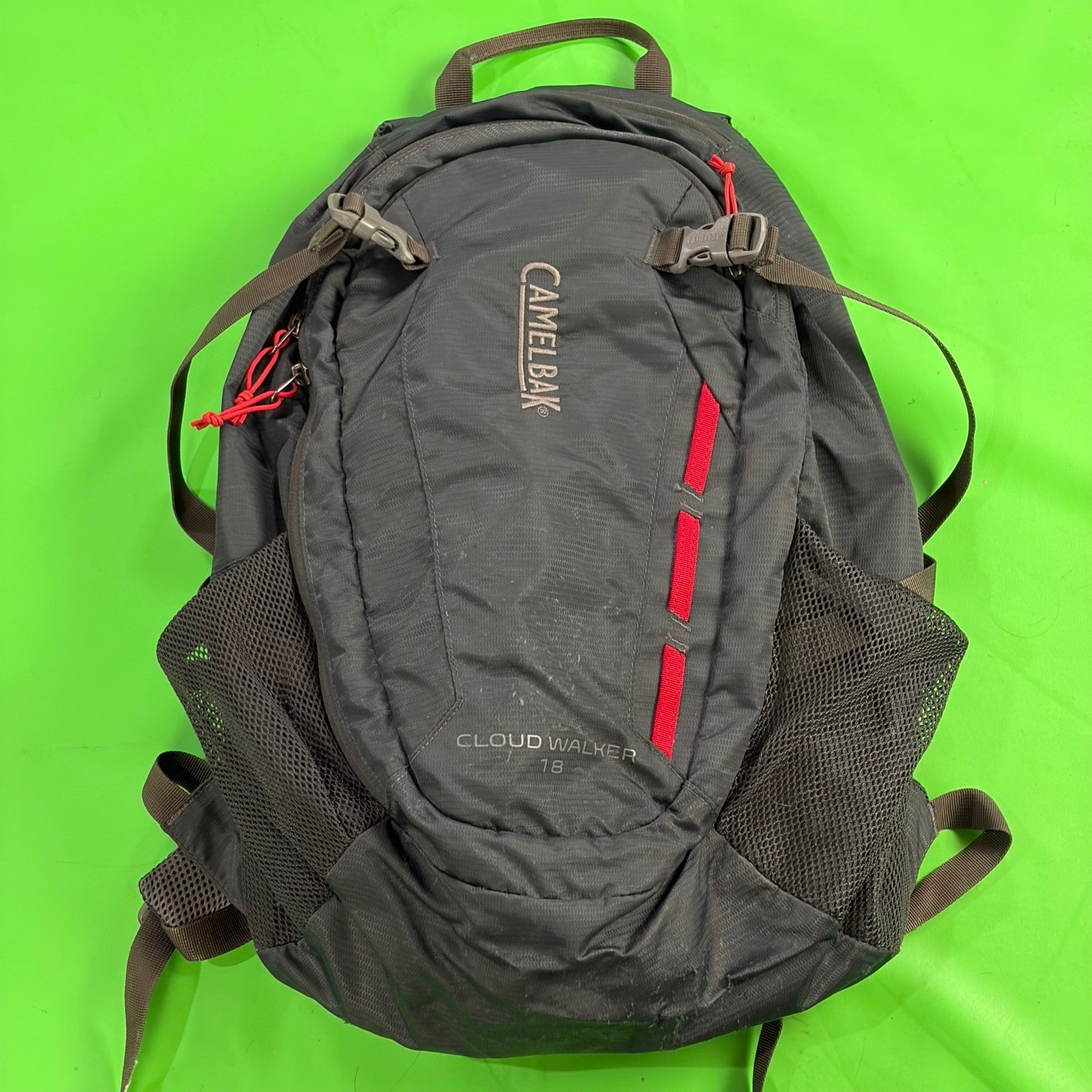 CamelBak Cloud Walker 18 Hydration Backpack Gray/Red Hiking Daypack 18L Pack Bag