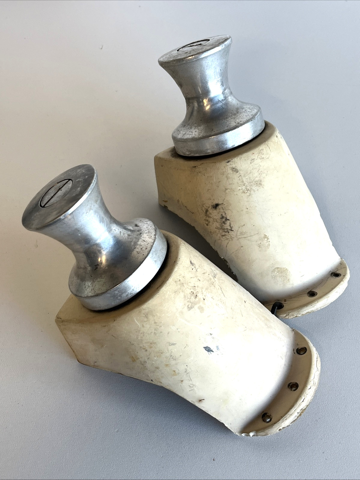 PAIR-Marinium Baby Winches on Fiberglass Combing Stand