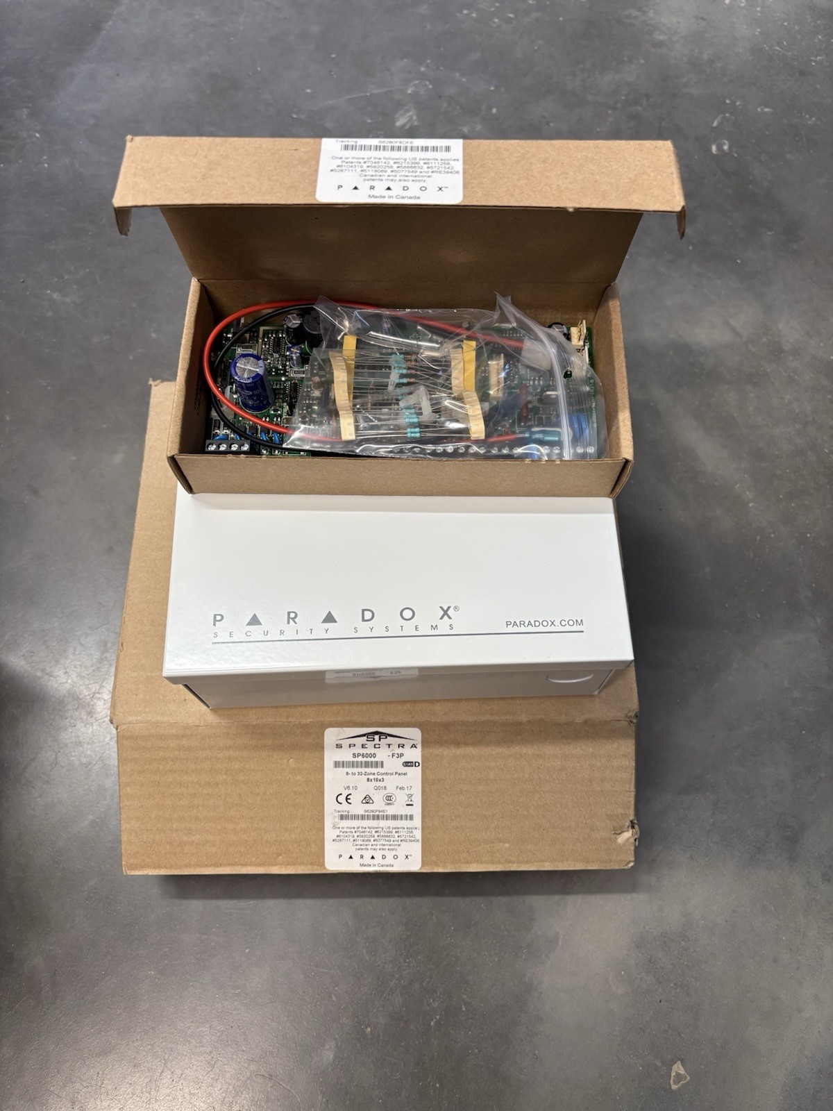 PARADOX Security Spectra Plus 8 TO 32 zone Central SP6000 panel and control card