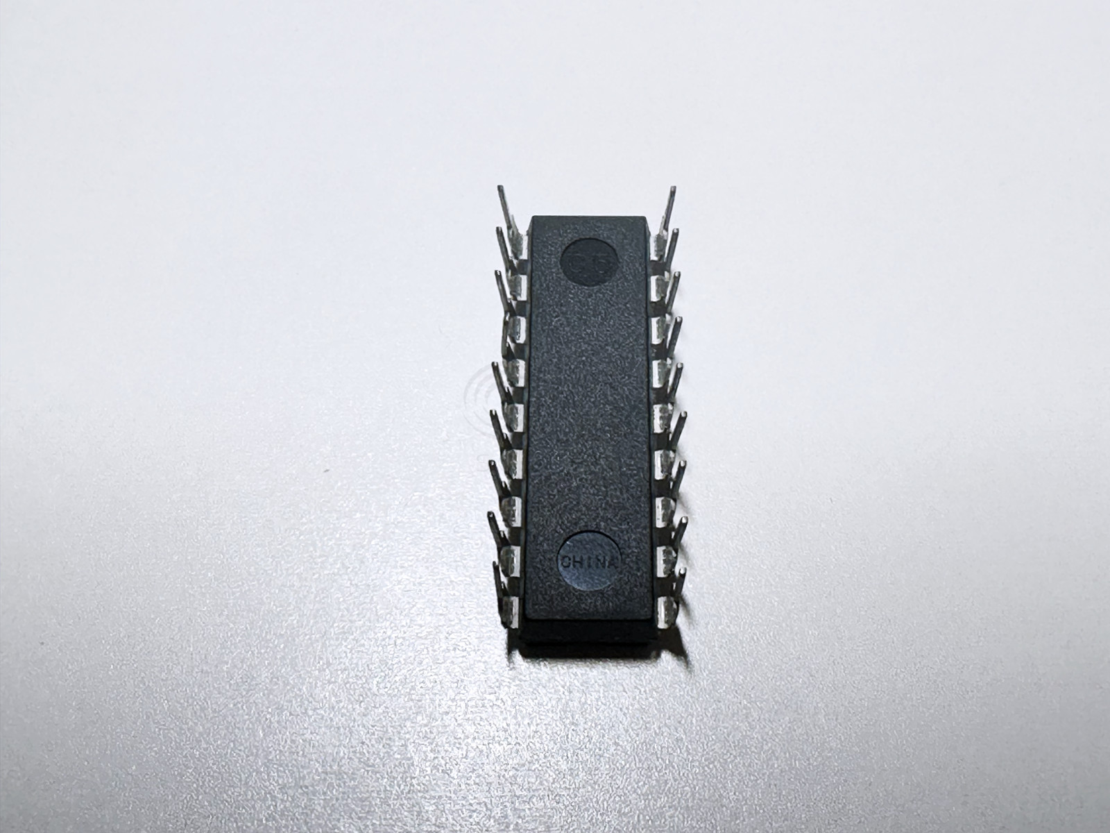 1X PIC16C558-04/P Microchip EPROM Based 8 Bit CMOS Microcontroller 4MHz DIP-18