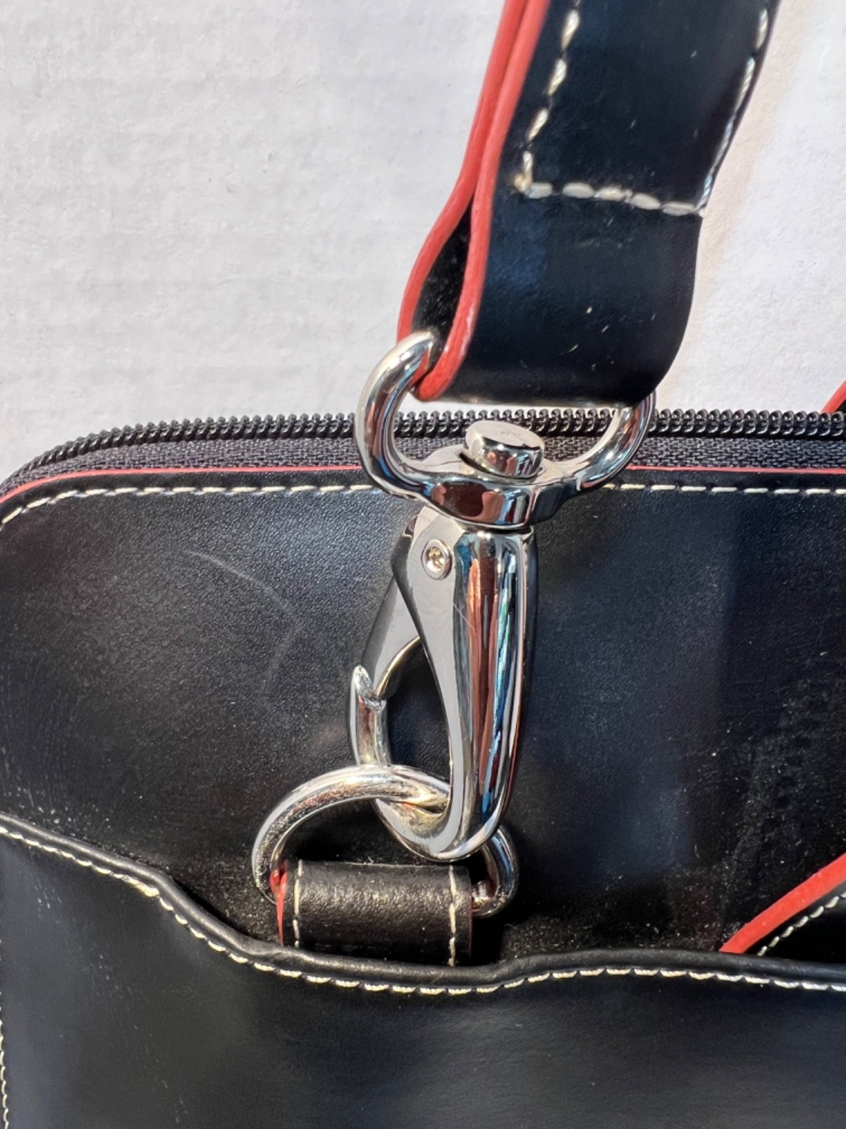 Lodis Black Leather Laptop Briefcase Solid Zipper Closure Shoulder Strap Red/Blk