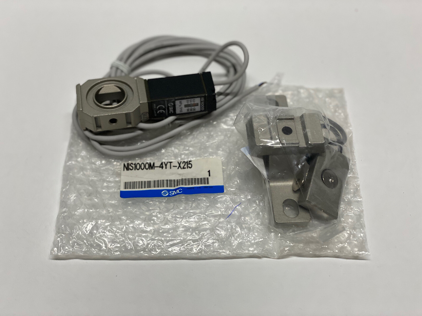NEW SMC NIS1000M-4YT-X215 Pressure Switch