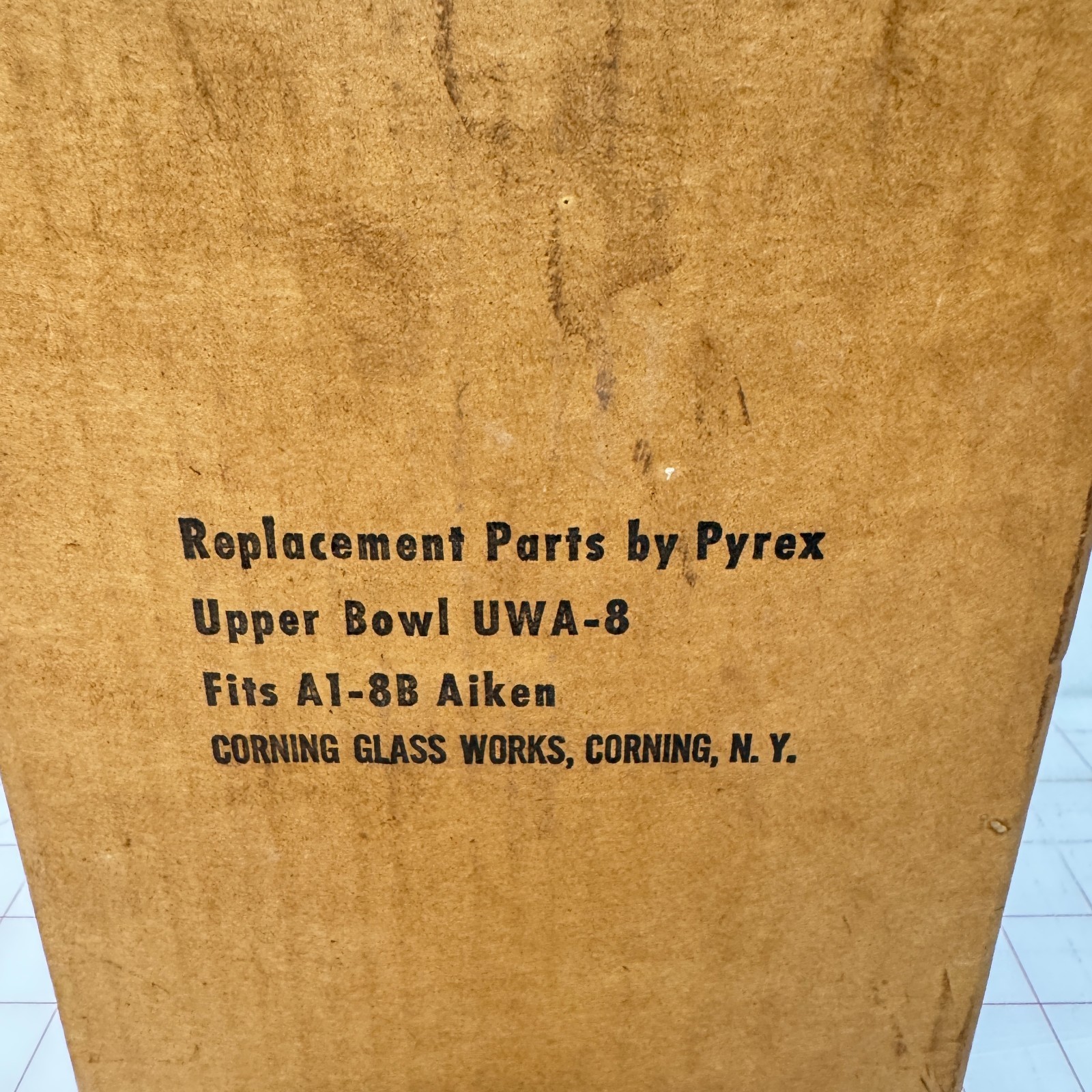Pyrex Box Only Rare Find for a Upper Bowl UWA - 8
