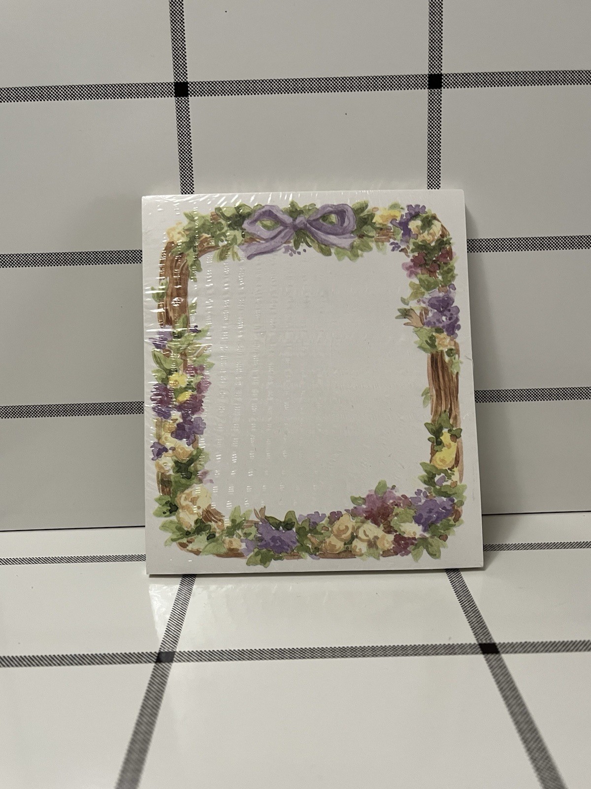 Among Friends “Grapevine Wreath” Notepad 60 Sheets 5” X 6” Magnet In Back