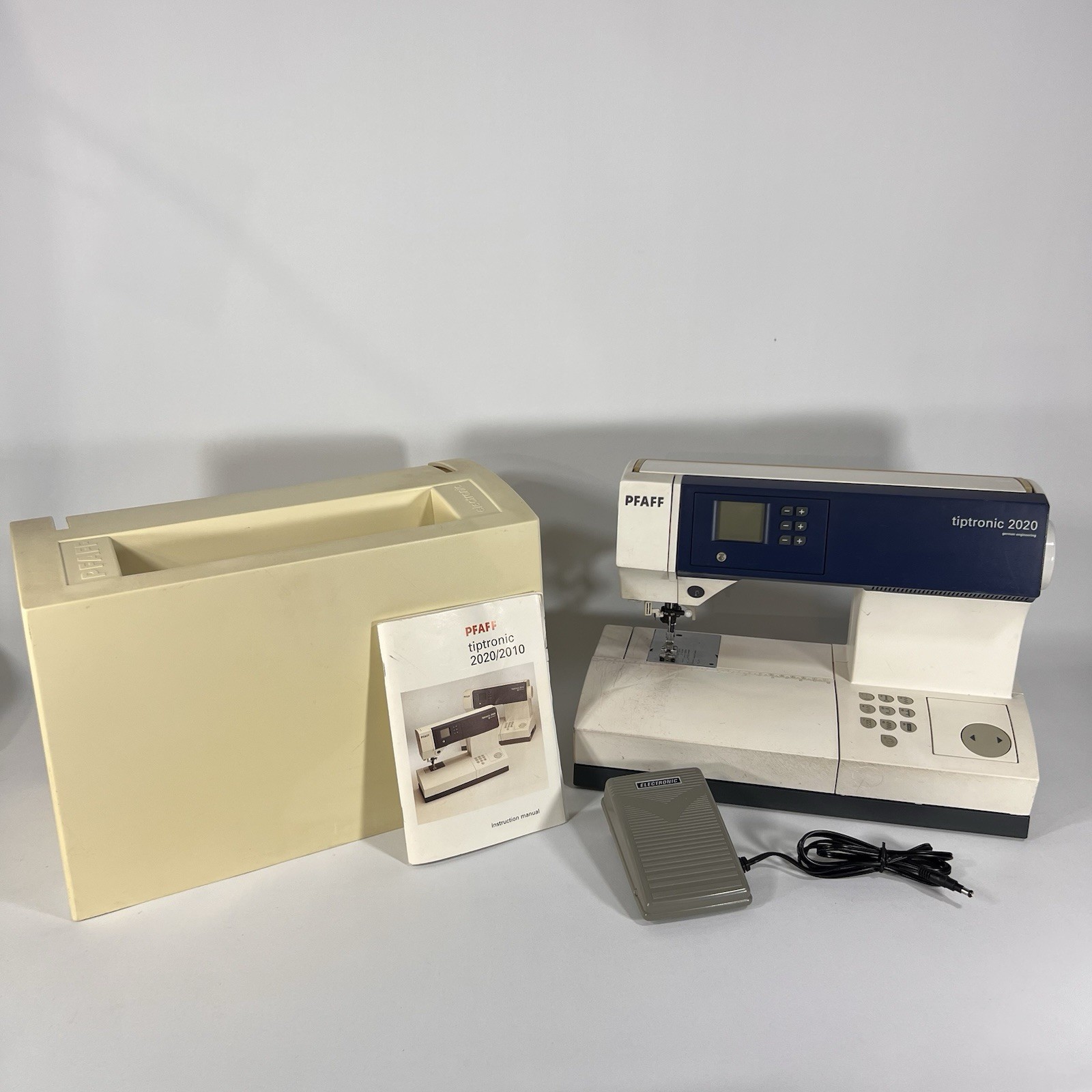 PFAFF Tiptronic 2020 Sewing Machine Tested Working