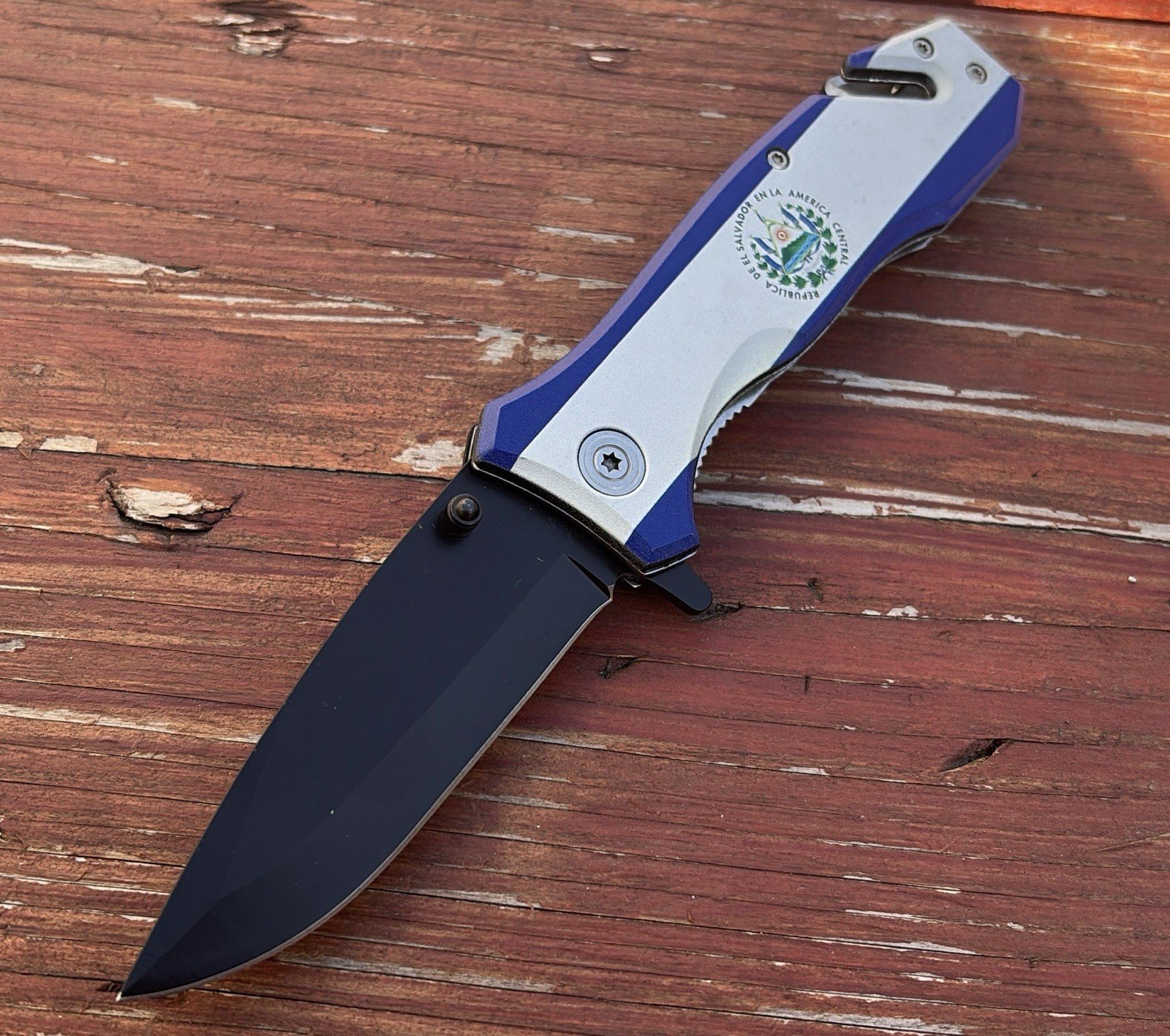 Spring Assist Pocket Knife El Salvador Flag Glass Breaker Seat Belt Cutter Tool
