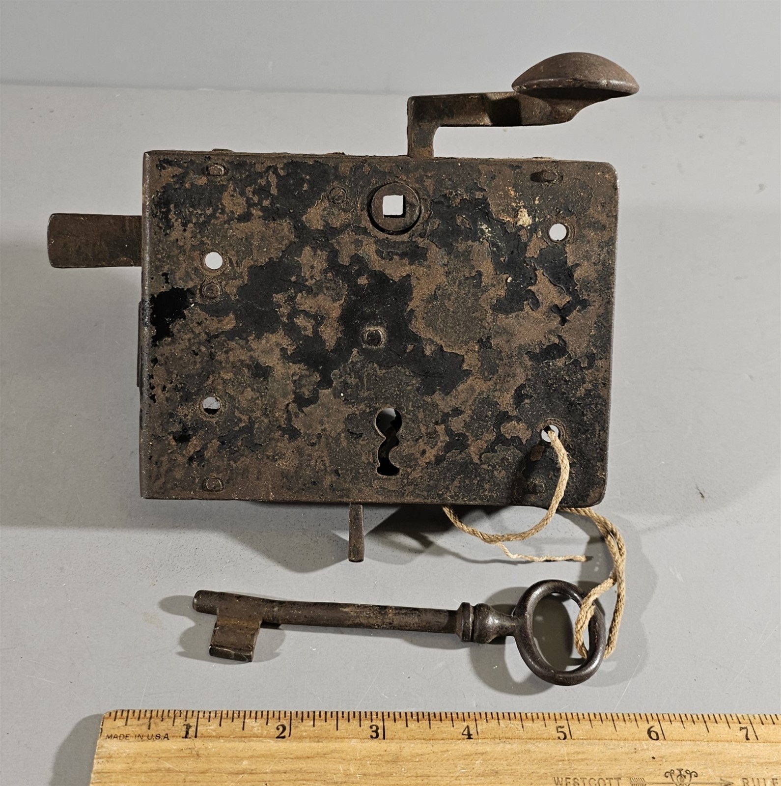 ANTIQUE IRON GERMAN ELBOW RIM LOCK PLATE WITH KEY