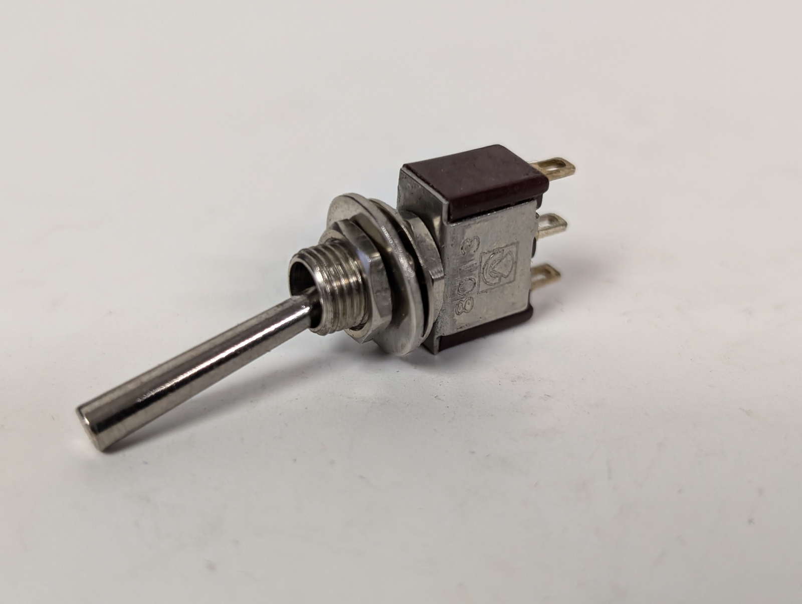MINIATURE SPDT LONG HANDLE TOGGLE SWITCH (ON-ON)