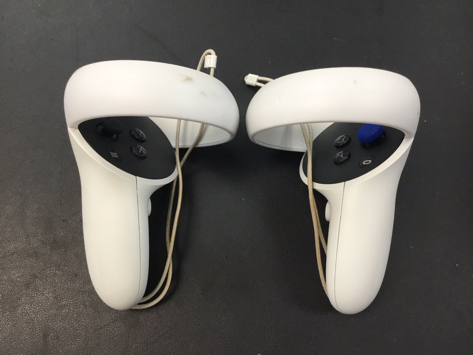 Meta Quest 2 VR Headset 64GB w/ Controllers