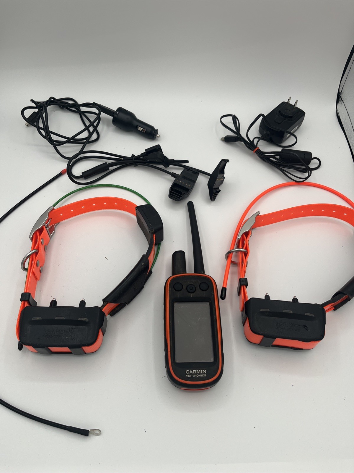 Garmin Alpha 100 & 2 TT10 Tracking Collars Extra Antenna/Chargers/New Straps