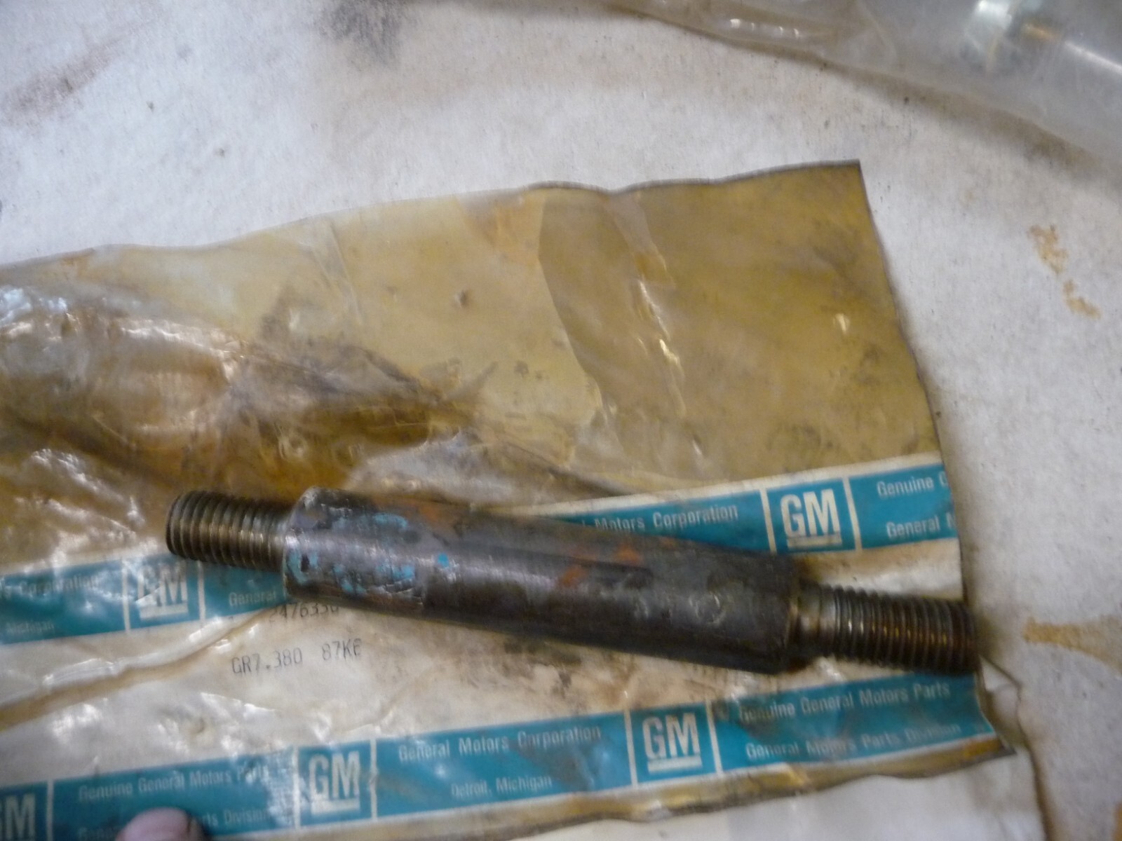 GM 2476330 SUSPENSION PIN