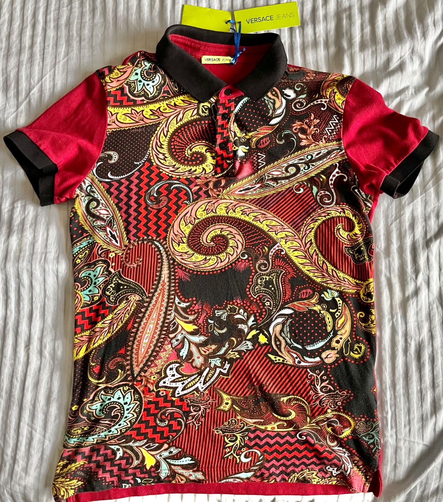 NWT VERSACE JEANS Mens Red/Burgundy Paisley 3-Button V-Neck Polo Shirt US38/EU48