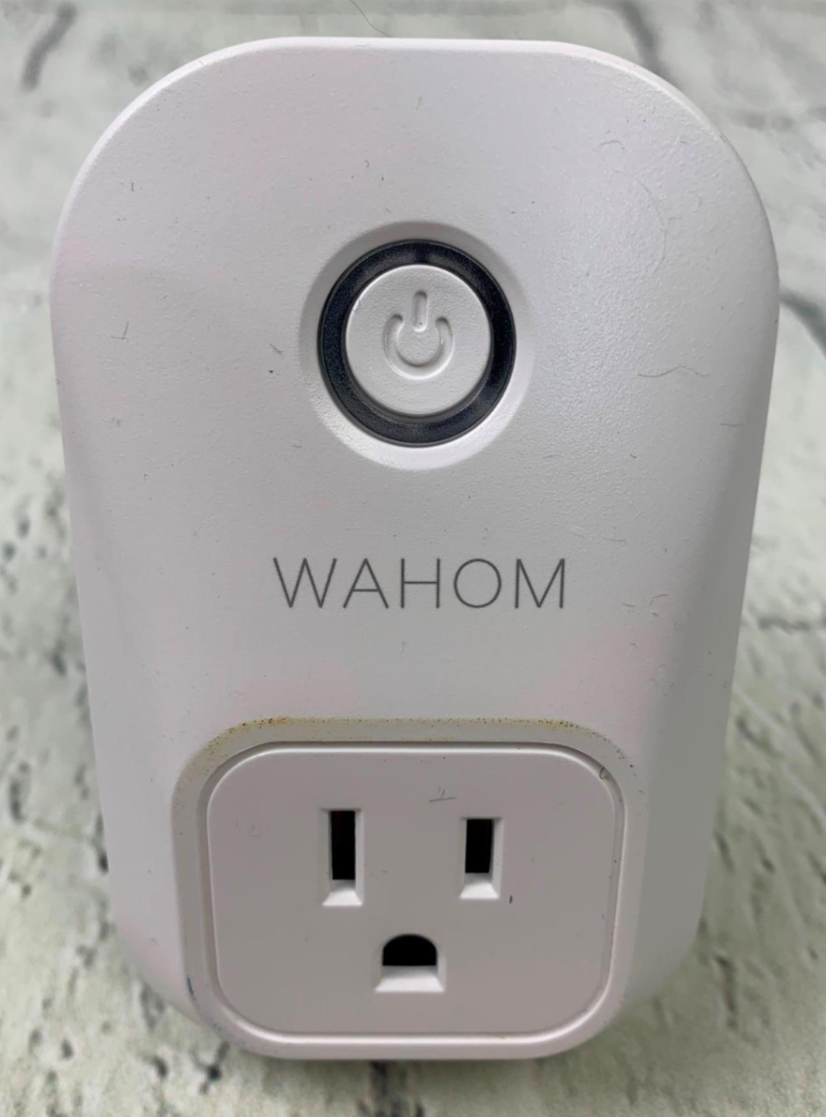 Smart WiFi Plug w Energy Monitoring Reliable WiFi Connection