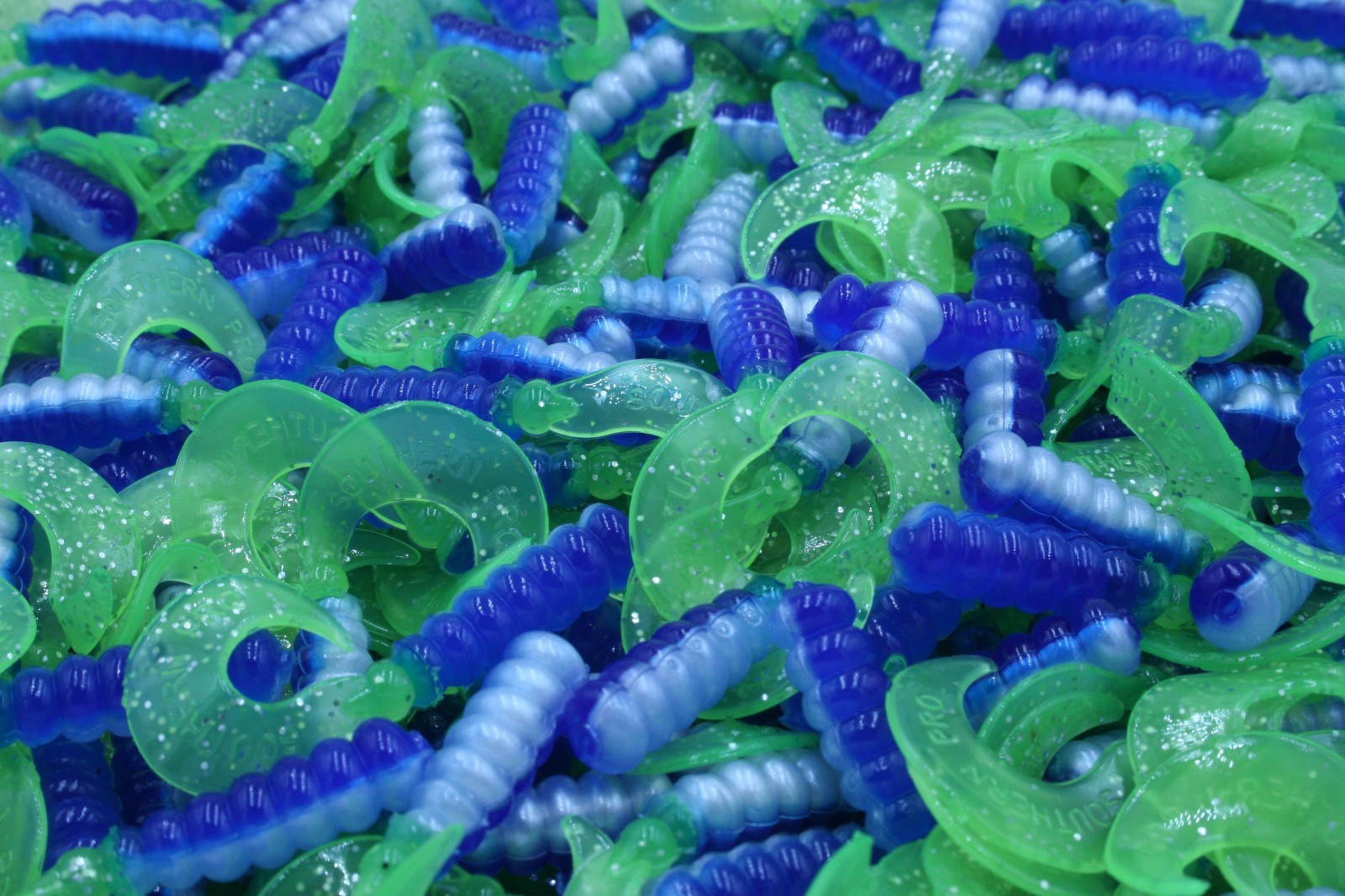 2" Blue / Chartreuse Hot Grubs Twister Tails Crappie Walleye Bass Fishing Lures