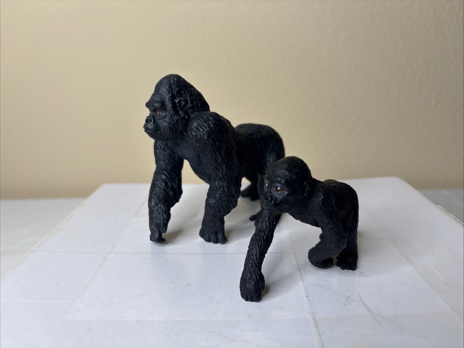 Safari Gorilla Animal Figure Lot Lowland Gorilla Male & Baby 2005 2006