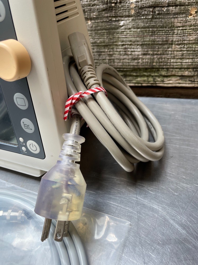 Philips SureSigns VM8 Bedside Monitor w NIBP, ECG Cable, SpO2 Sensor & More