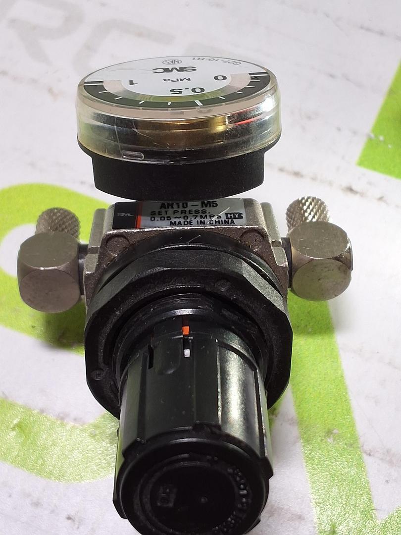 SMC AR10-M5 PNEUMATIC REGULATOR